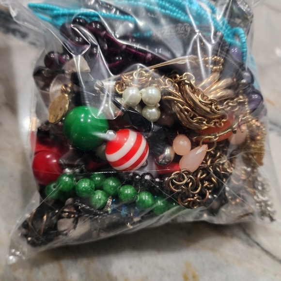 Mystery Jewelry Bundle Lot – Reseller Bulk Mix Vintage, Boho, Statement Pieces - Picture 4 of 6